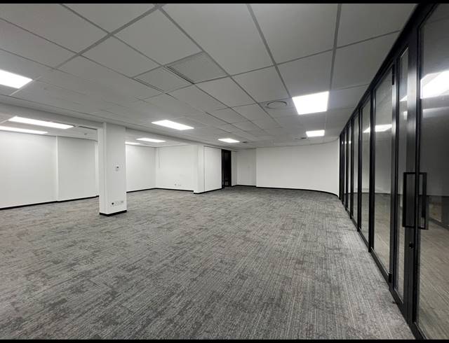 141M² OFFICE TO LET IN SANDHURST